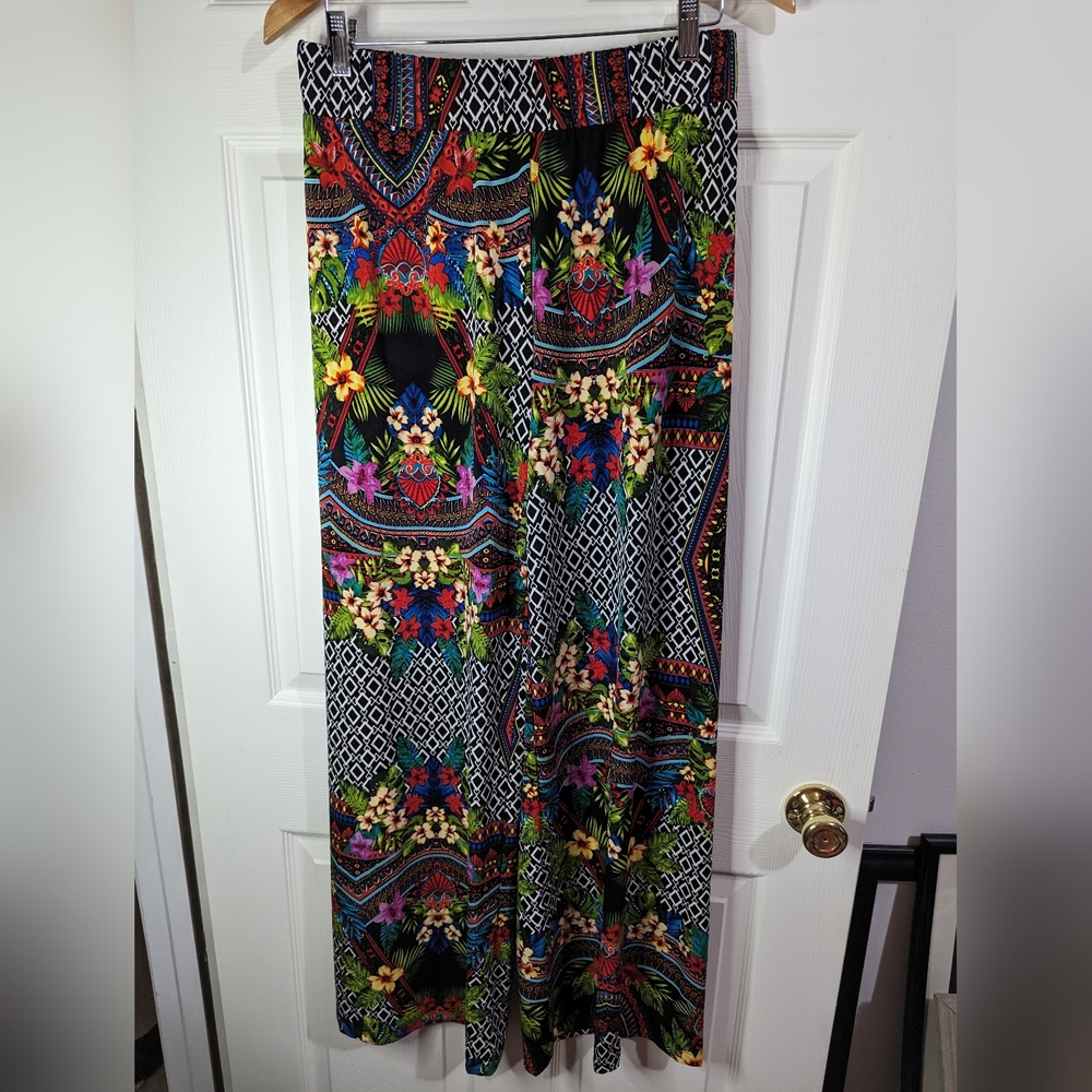 Attitudes by Renee Women's pants Black multicolor floral poly spandex small NWT
